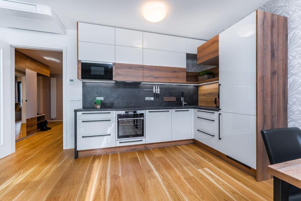 Apartament I313 Molo Lipno With Private Wellness Lipno nad Vltavou Exteriör bild